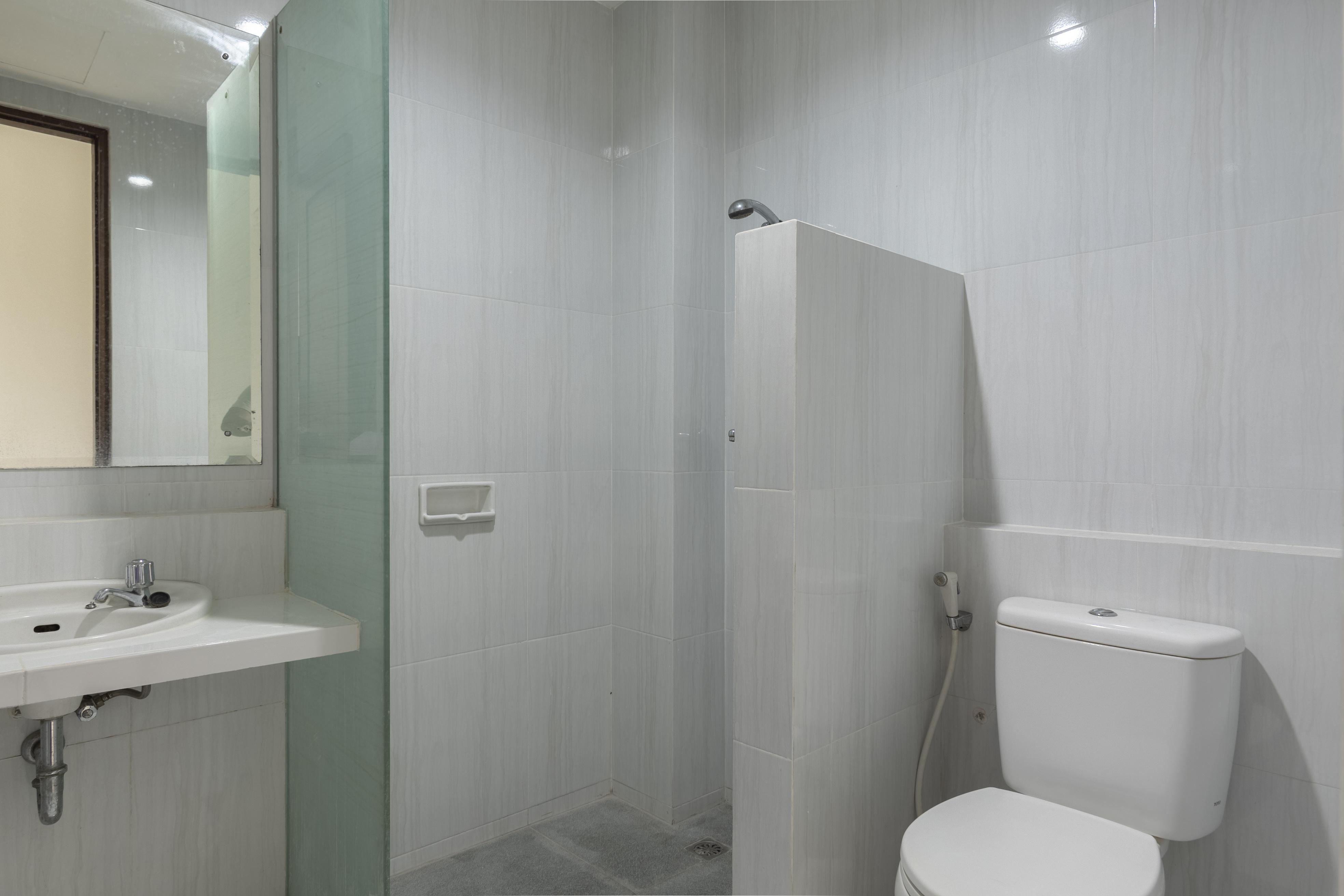 Kost Menteng minimalis dengan kolam renang Image