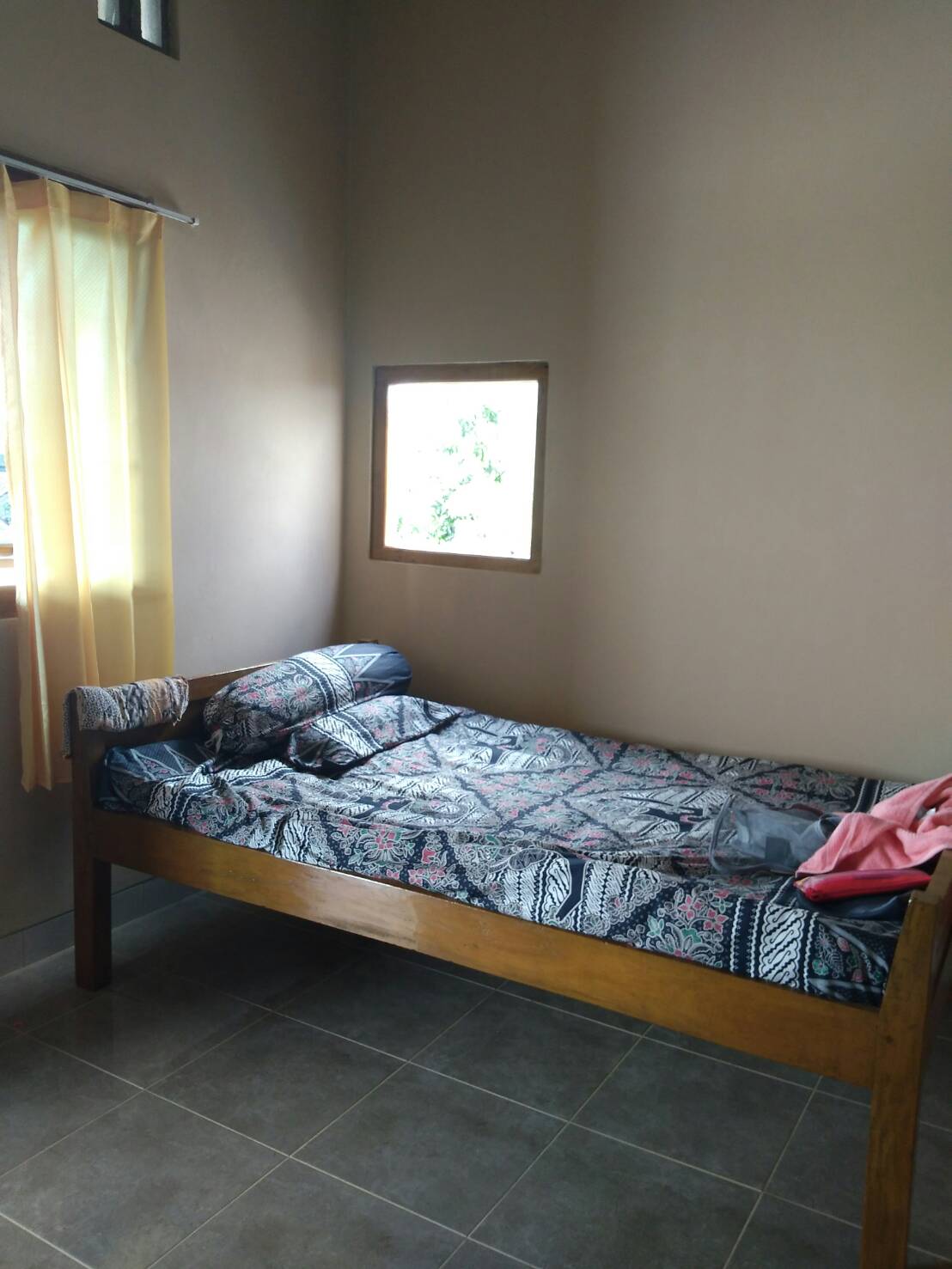 Kost Putri Puri Hinggil Image