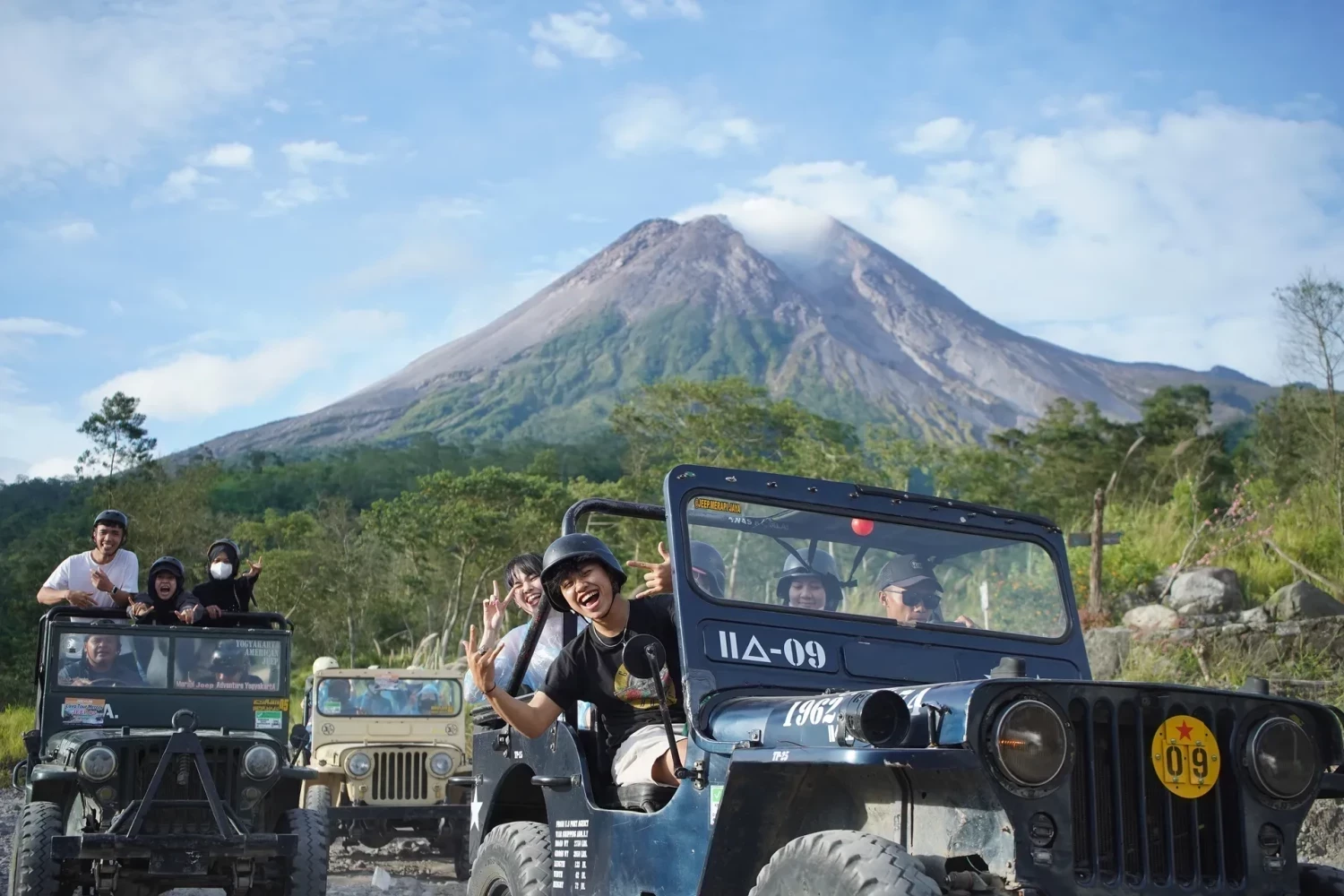 Paket Wisata Malam Jeep