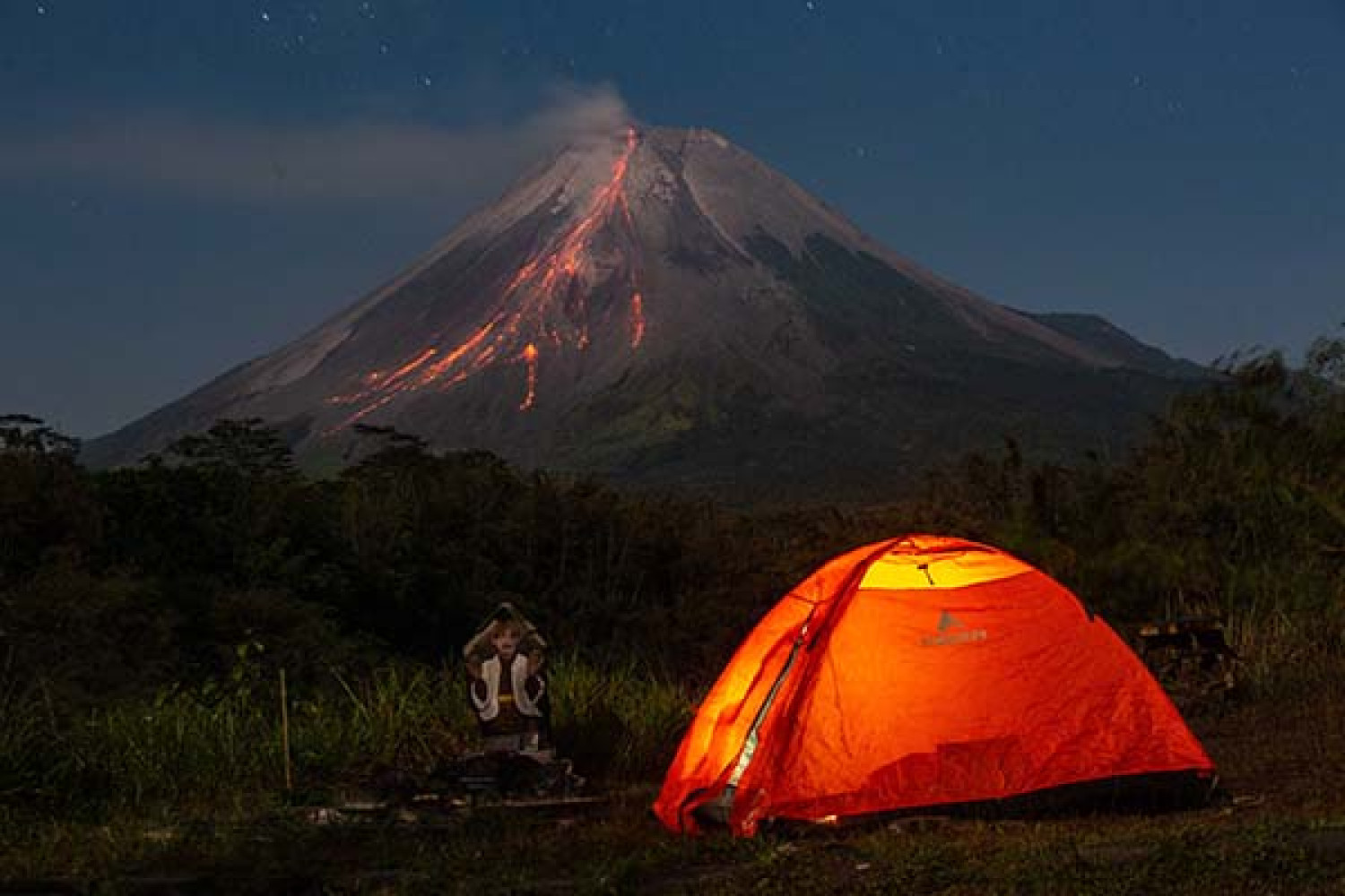 Paket Wisata Malam Camping Lava Pijar